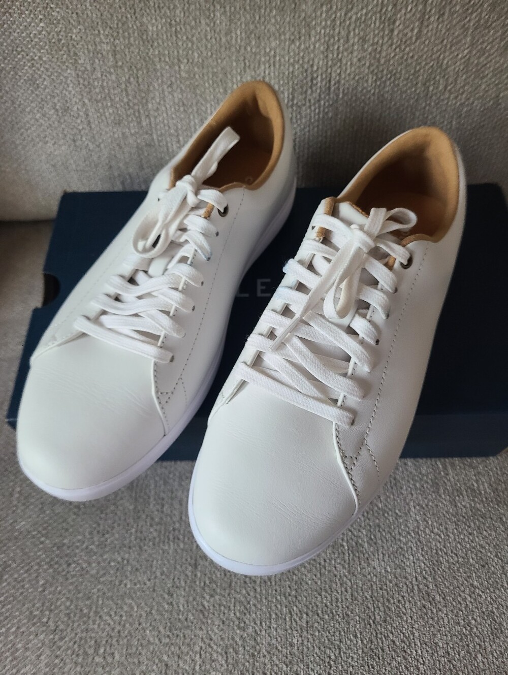 Cole Haan White Leather Sneakers with Tan Collar Womens Size 9